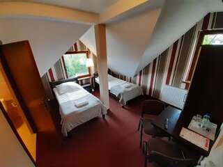 Мини-отель Route One - Restauracja & Pokoje Hotelowe & Pizza Згеж Двухместный номер с 1 кроватью или 2 отдельными кроватями-6